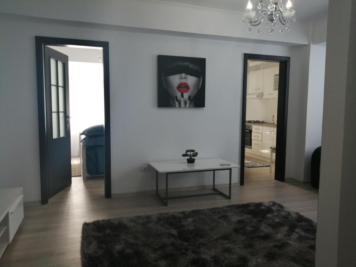 Mathias Luxury Apartments ยาช ภายนอก รูปภาพ