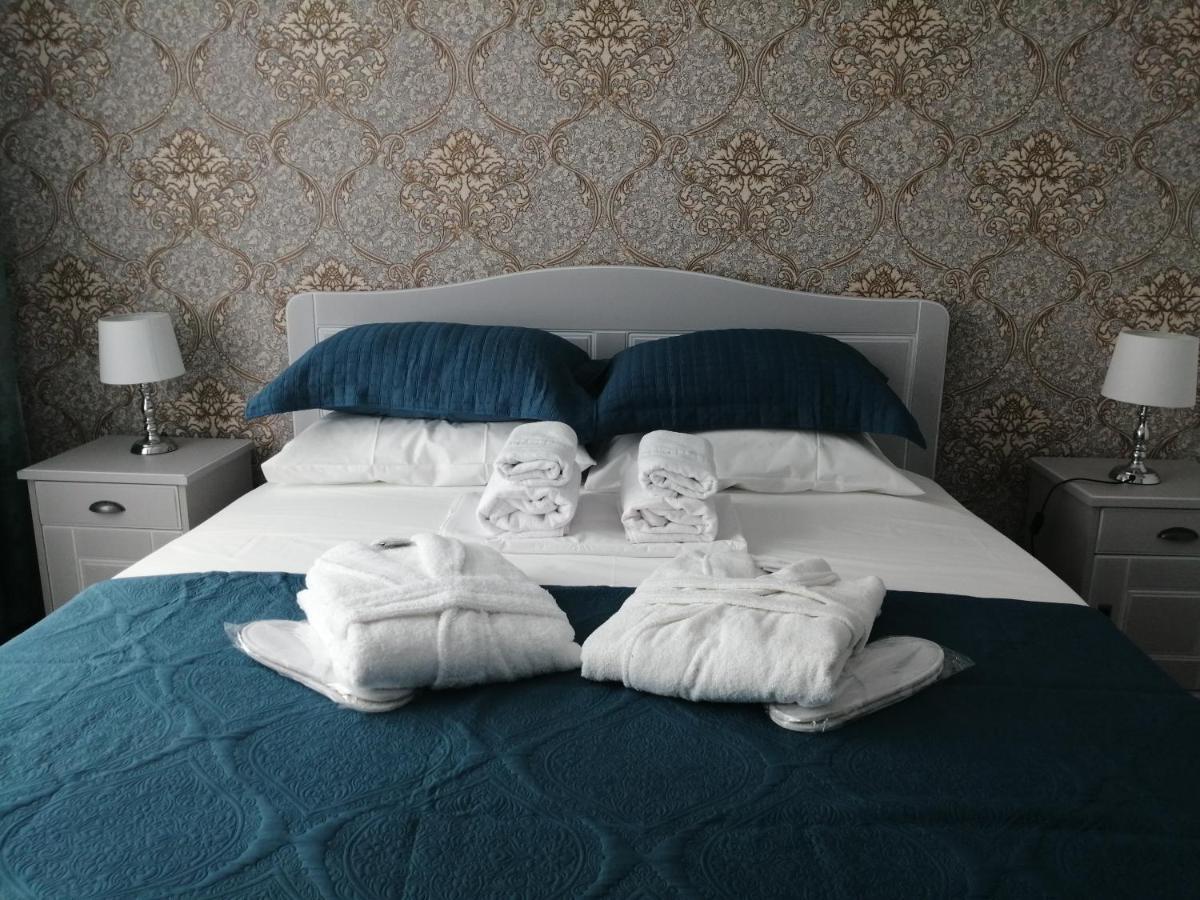 Mathias Luxury Apartments ยาช ภายนอก รูปภาพ