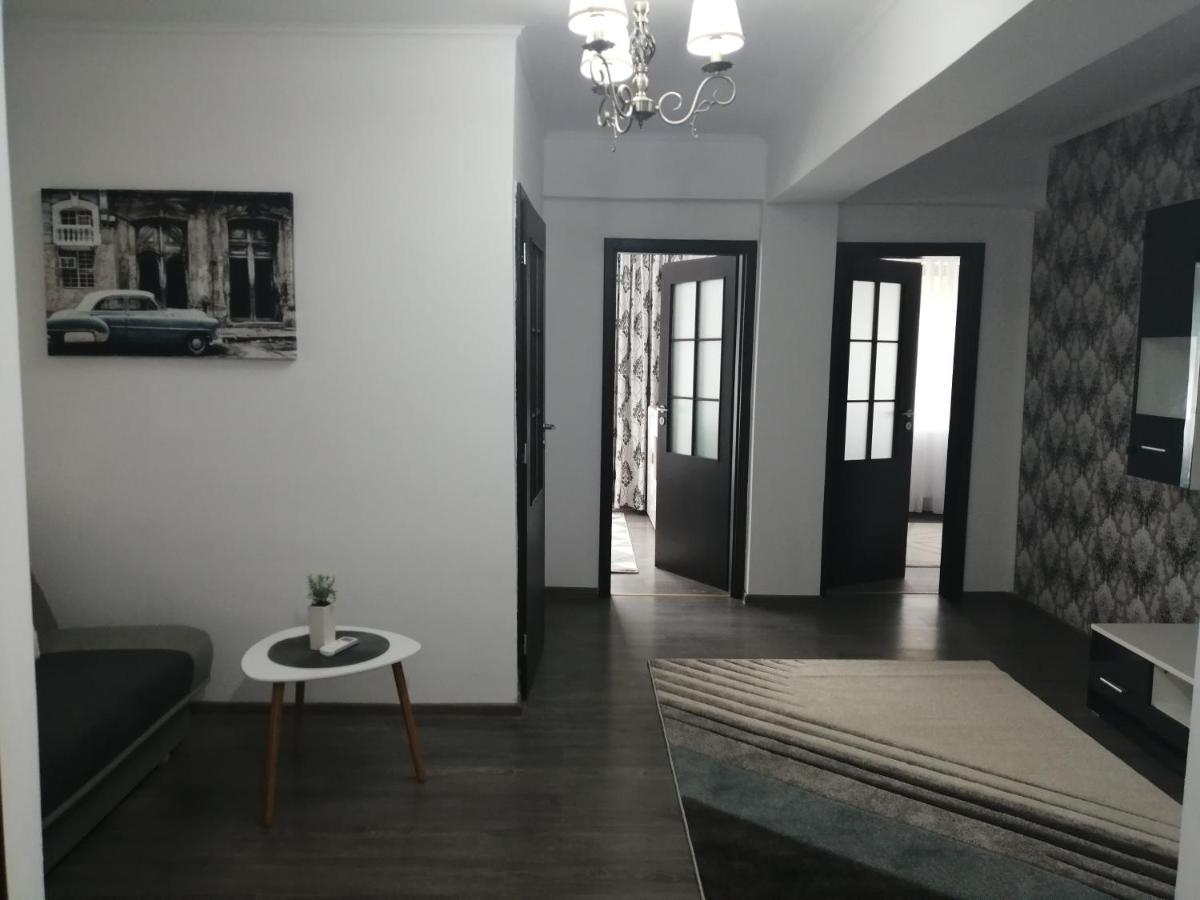Mathias Luxury Apartments ยาช ภายนอก รูปภาพ