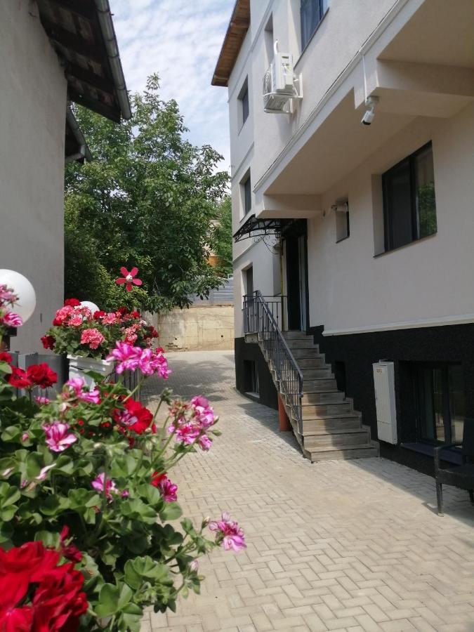 Mathias Luxury Apartments ยาช ภายนอก รูปภาพ